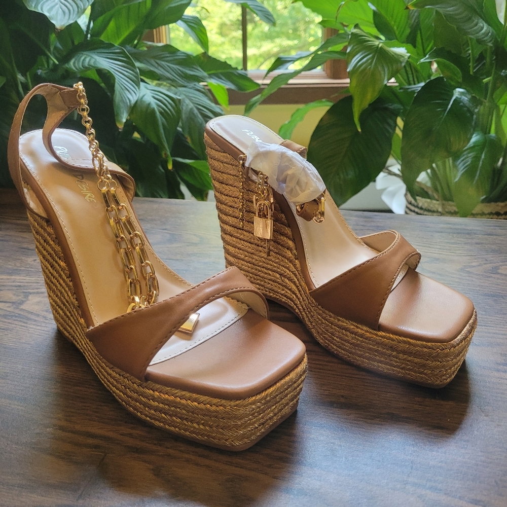 BNIB Public Desire "IDOLISE" wide fit sz8